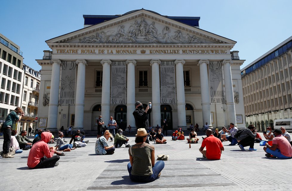 V USA pokračovaly demonstrace, hořelo i u Bílého domu. (01.06.2020)