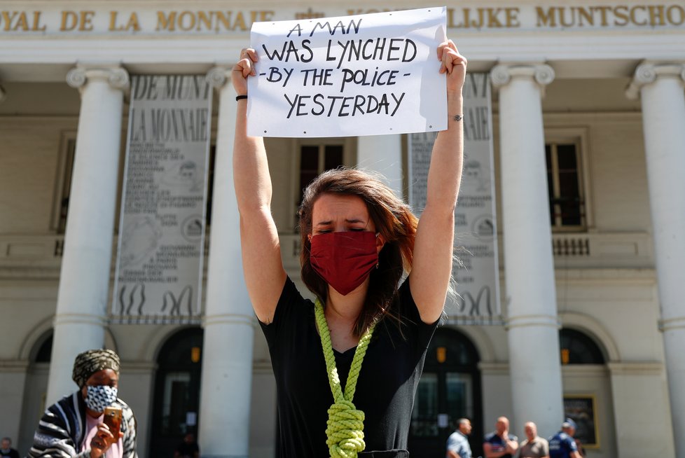 V USA pokračovaly demonstrace, hořelo i u Bílého domu. (01.06.2020)