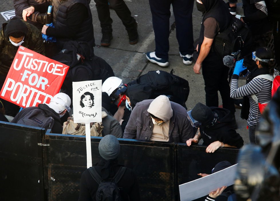 V Minneapolis nadále pokračují protesty kvůli zabití George Floyda, (8.06.2020).