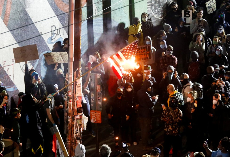 V Minneapolis nadále pokračují protesty kvůli zabití George Floyda, (08.06.2020).