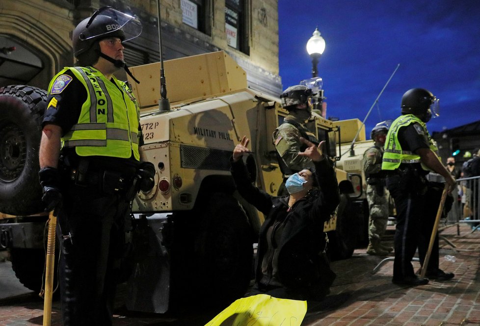 V Minneapolis nadále pokračují protesty kvůli zabití George Floyda, (08.06.2020).