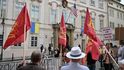 Komunistická demonstrace před americkou ambasádou proti obranné smlouvě mezi Českem a USA