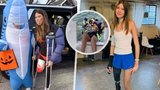 Dívka na dovolené přežila útok žraloků: Bránila se pěstmi, pak přišla o nohu