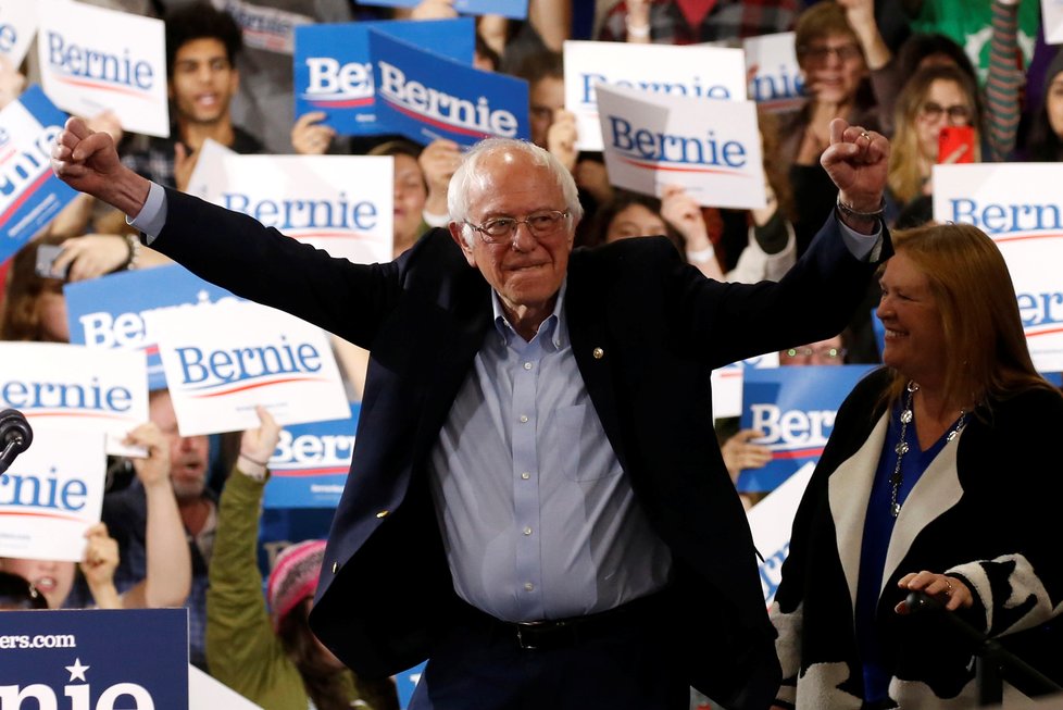 Demokraté rozhodují, koho pošlou do boje o křeslo prezidenta USA: Bernie Sanders sice za Joe Sandersem zaostává, ale ještě má šanci uspět.