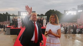 Prezident Donald Trump s manželkou Melanií na oslavách Dne nezávislosti.