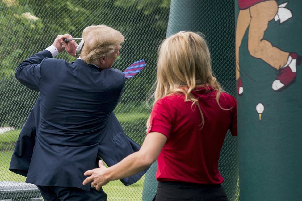 Prezident Trump v Bílém domě oslavil Den sportu a fitness.