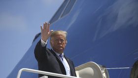 Cestování s Trumpem: Netrpělivý prezident dělá z unavených zaměstnanců rukojmí