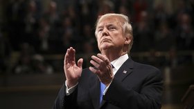 Prezident Trump odtajnil zprávu FBI ohledně vyšetřování ruského vlivu při prezidentských volbách v USA.