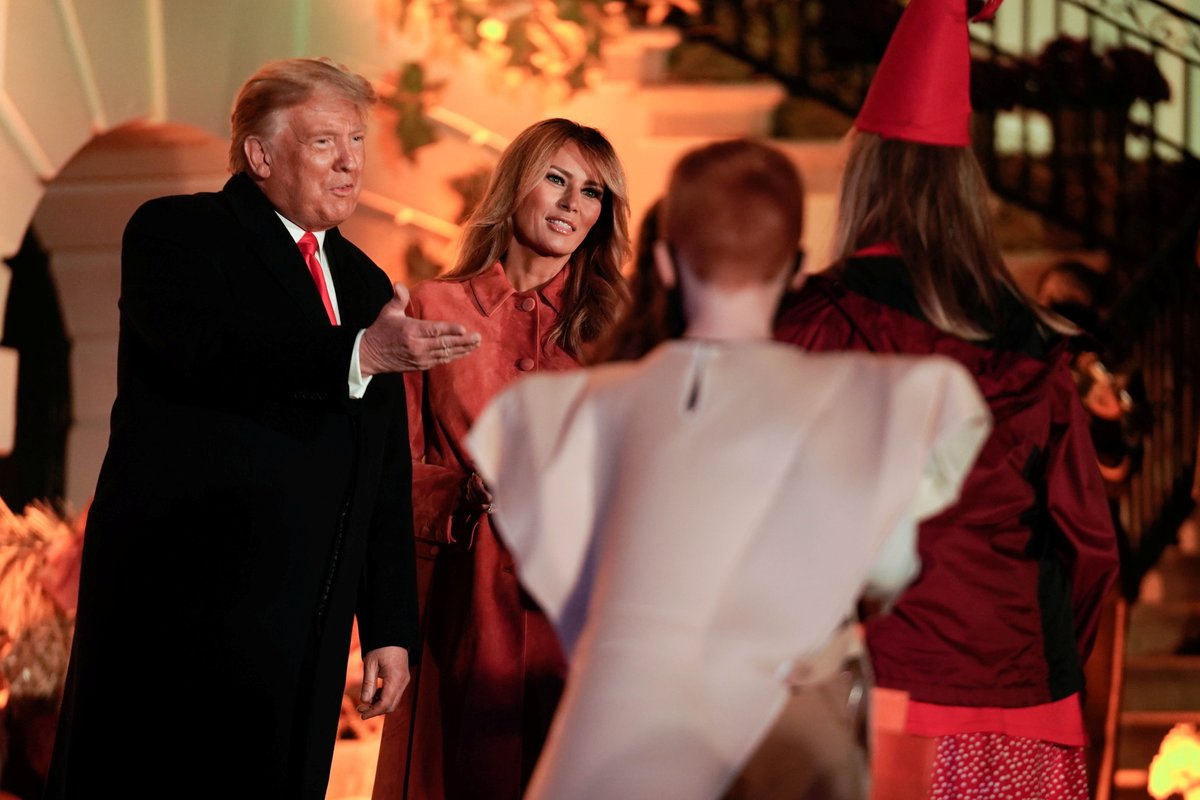 Prezident USA Donald Trump s manželkou Melanií během oslav Halloweenu, (26.10.2020).