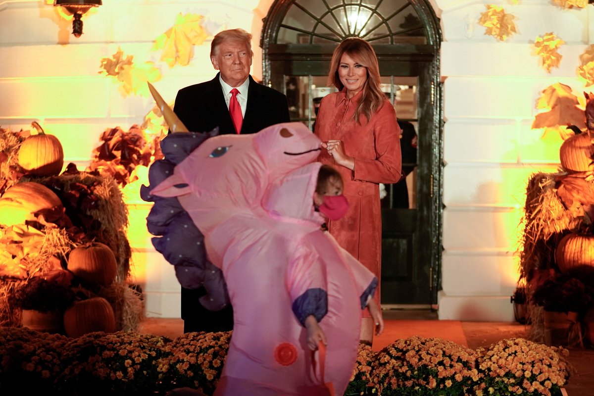 Prezident USA Donald Trump s manželkou Melanií během oslav Halloweenu, (26.10.2020).