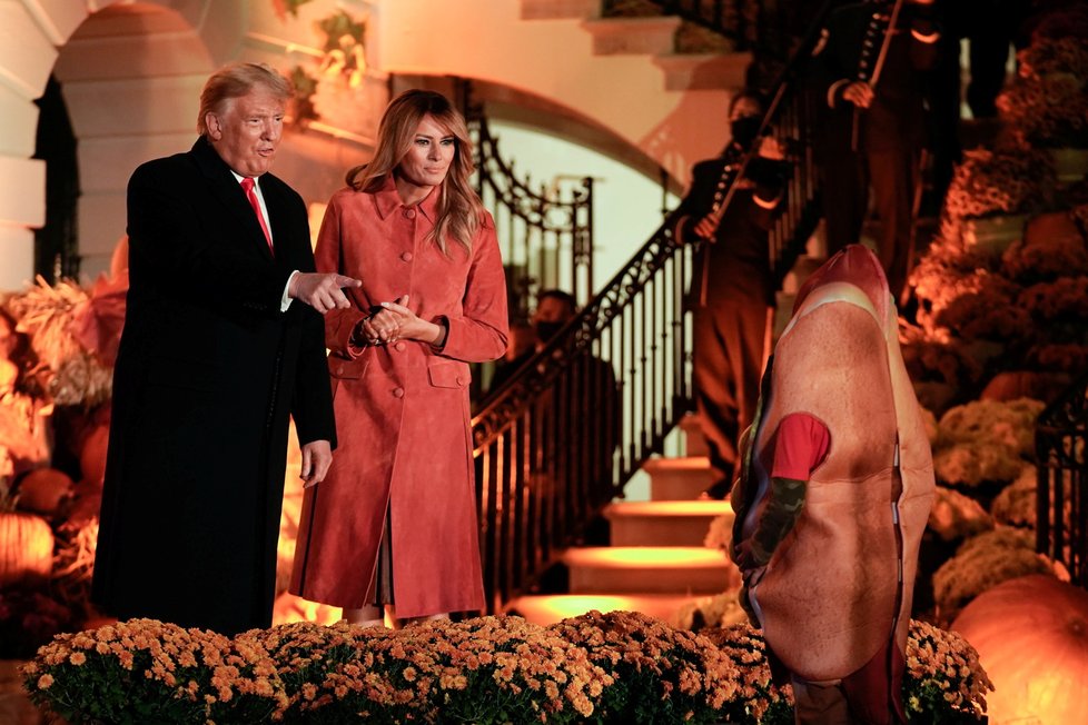 Prezident USA Donald Trump s manželkou Melanií během oslav Halloweenu, (26.10.2020).