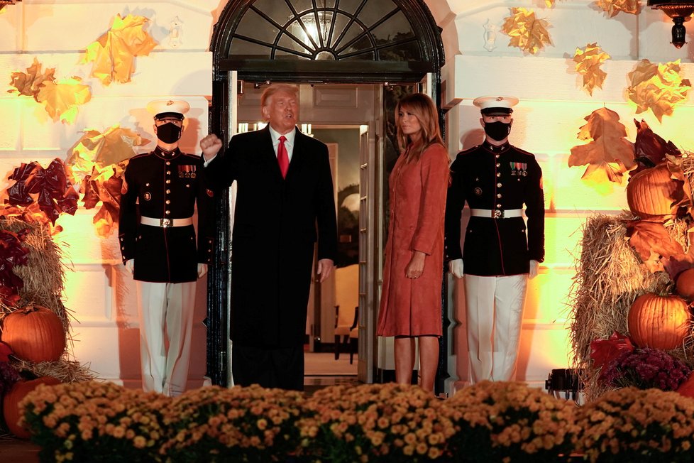 Prezident USA Donald Trump s manželkou Melanií během oslav Halloweenu, (26.10.2020).