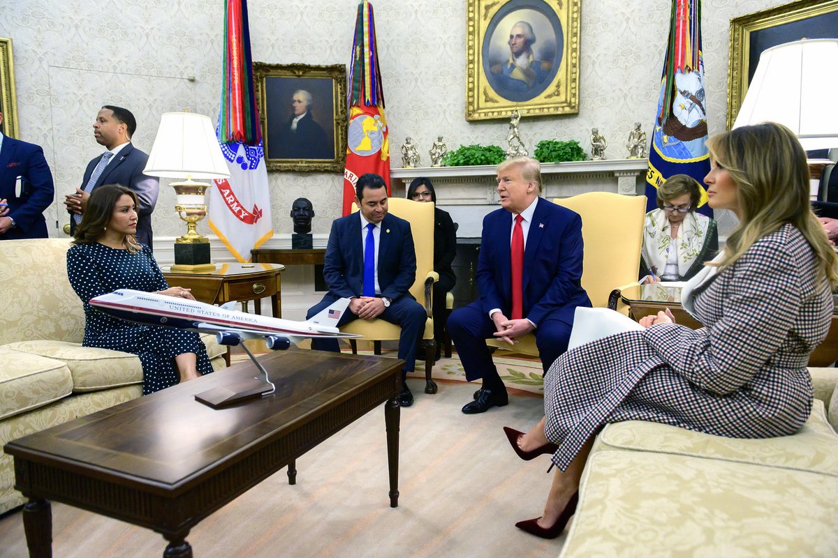 Prezident USA Donald Trump s manželkou Melanií a guatemalským prvním párem, prezidentem Jimmym Moralesem a jeho chotí Patricií.