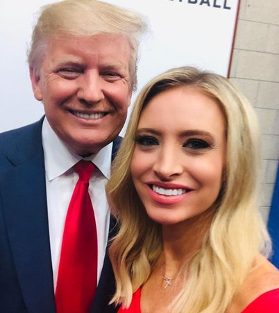 Novou tiskovou mluvčí prezidenta Trumpa se stala Kayleigh McEnanyová.