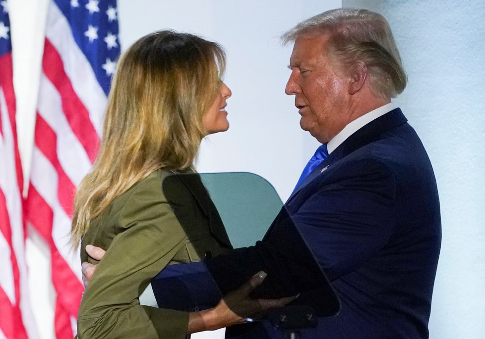 Prezident USA Donald Trump s manželkou Melanií na sjezdu republikánů v srpnu 2020.