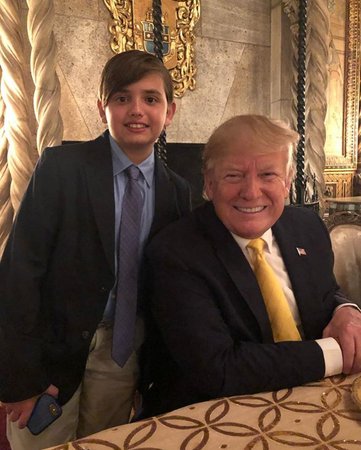 Prezident USA Donald Trump se svým vnukem Donaldem nejmladším