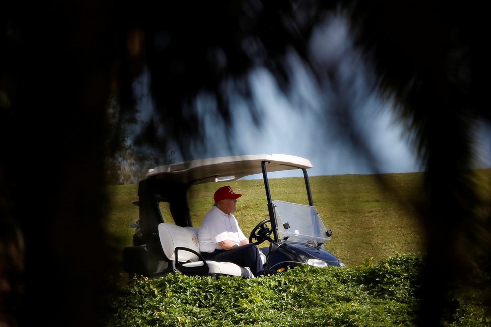 Prezident USA Donald Trump na golfu