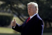 I přes poslední aféry a kritiku obliba Trumpa v Americe stoupla, je nejvyšší za 11 měsíců