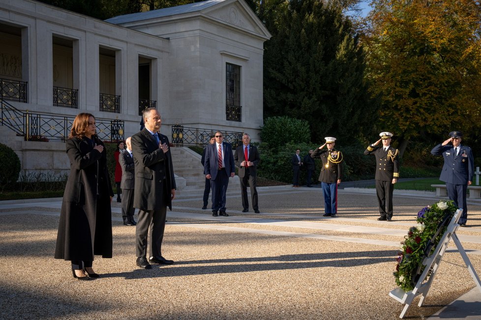 Viceprezidentka USA Kamala Harrisová během návštěvy ve Francii.