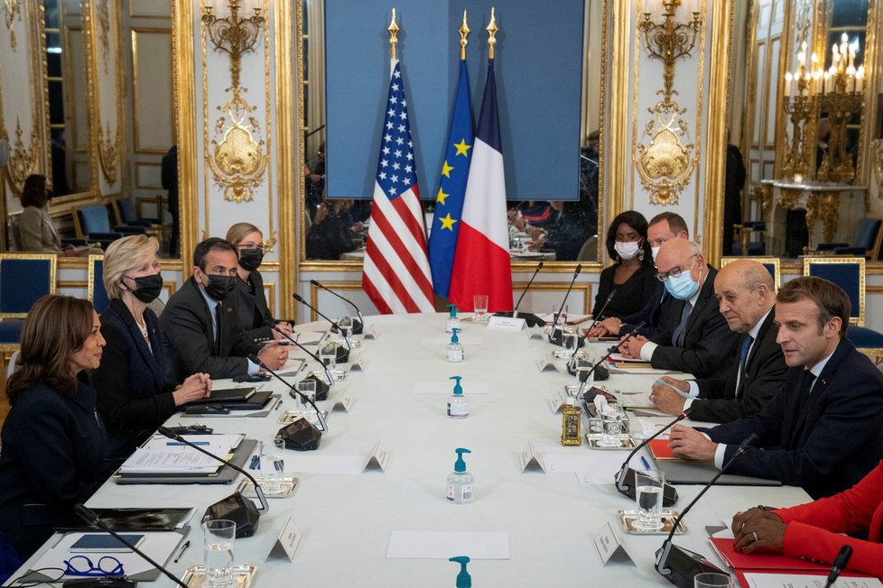Viceprezidentka USA Kamala Harrisová během návštěvy ve Francii.