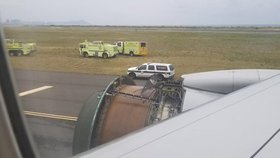 Letadlu se během cesty na Havaj utrhl kryt motoru a muselo nouzově přistát, nikomu se nic nestalo.