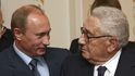 Zemřel americký diplomat a exministr zahraničí Henry Kissinger (†100): Na snímku s ruským prezidentem Putinem.