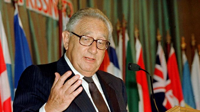 Zemřel americký diplomat a exministr zahraničí Henry Kissinger (†100).