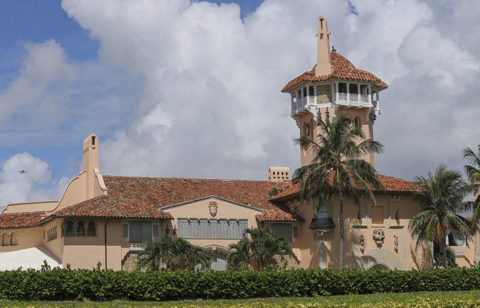 Floridské sídlo Mar-a-Lago prezidenta Trumpa je připravené a zásah hurikánu Dorian.