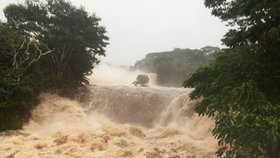 Havajský Velký ostrov již v důsledku hurikánu Lane zasáhly silné deště (24. 8. 2018).