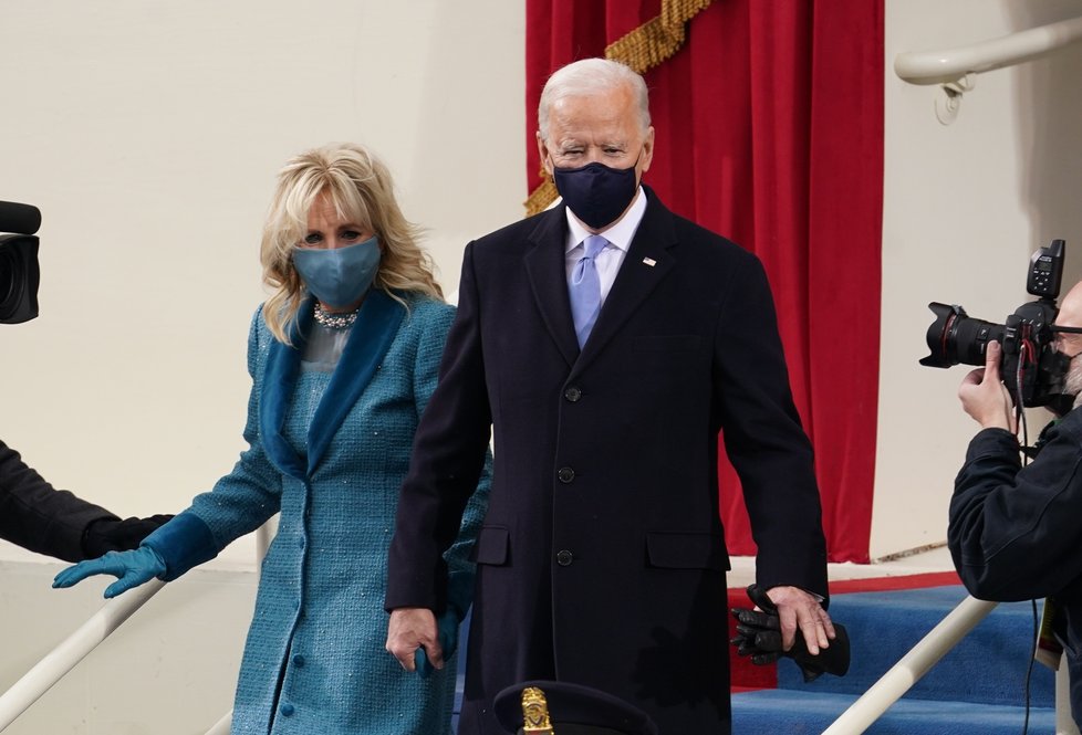 Nastupující prezident Joe Biden s manželkou Jill, (20.01.2021).