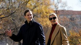 Poradkyně prezidenta Trumpa Ivanka Trumpová s manželem Jaredem Kushnerem.