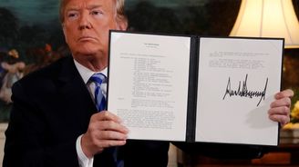 Trump přikázal obnovení protiíránských sankcí, chce „maximální hospodářský tlak“