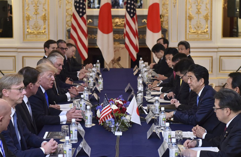 Donald Trump s manželkou Melanií na oficiální návštěvě Japonska