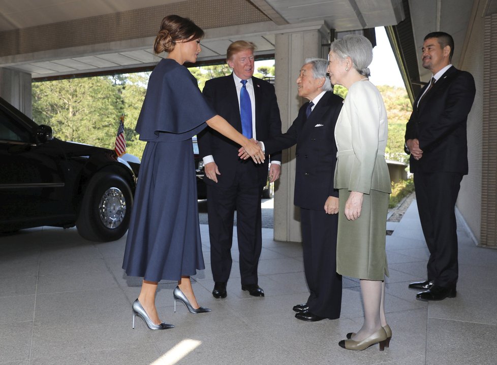 Donald Trump s manželkou Melanií na oficiální návštěvě Japonska.