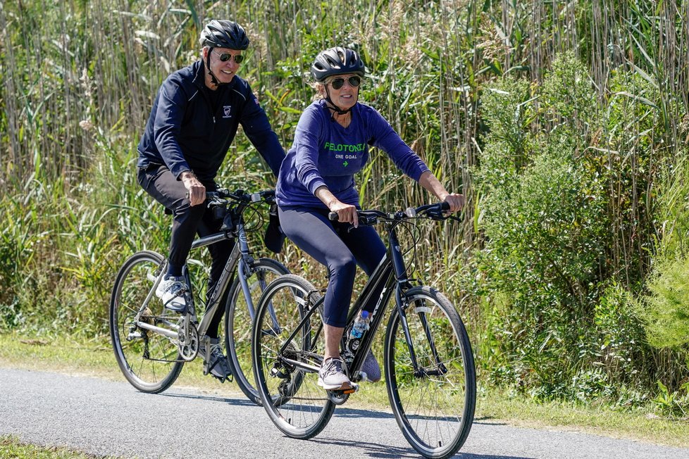 První dáma USA Jill Bidenová a prezident Joe Biden jsou vášniví cyklisti.