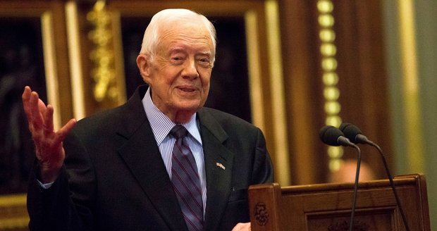 Exprezident USA Carter (98) chce dožít s rodinou. Ukončil léčbu a bude dostávat jen paliativní péči