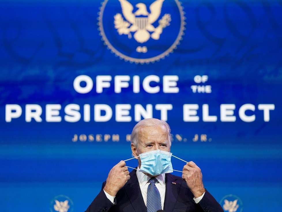 Zvolený prezident Joe Biden odsoudil násilí Trumpových příznivců.