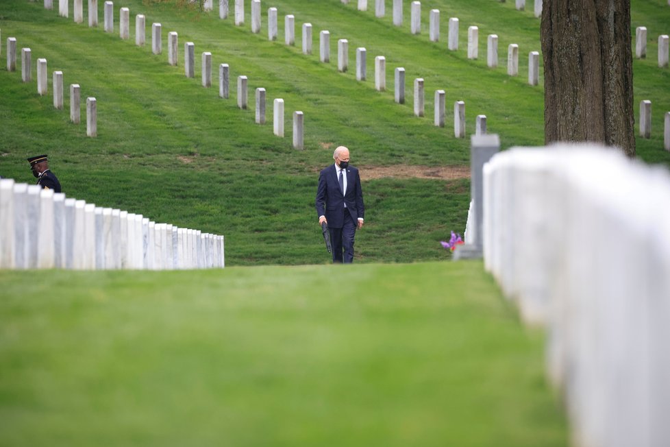 Prezident Spojených států Joe Biden na Arlingtonském národním hřbitovu, (14.04.2021),