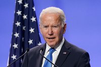 Bidenova popularita je nejhorší od voleb. Nenaplnil očekávání lidí, ani Harrisové se nedaří