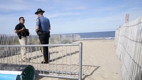 O bezpečí prvního páru ve městě Rehoboth Beach se starají agenti tajné služby i místní policie, (3.06.2021).