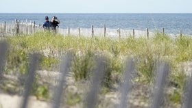 O bezpečí prvního páru ve městě Rehoboth Beach se starají agenti tajné služby i místní policie, (3.06.2021).