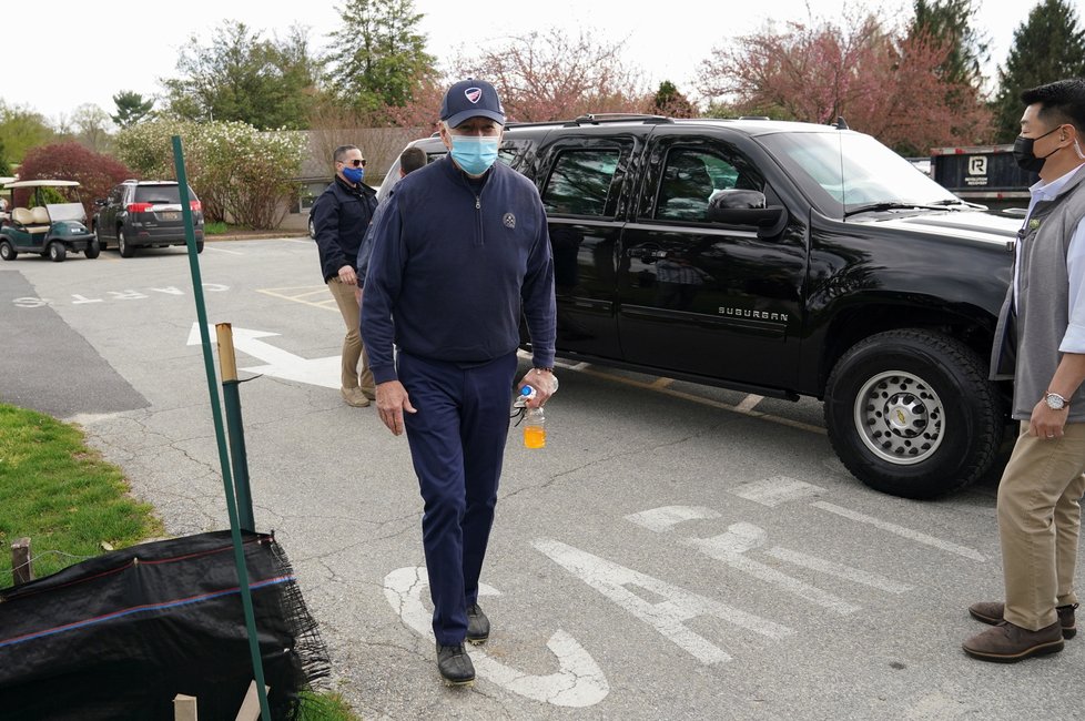 Prezident USA Joe Biden na golfu.