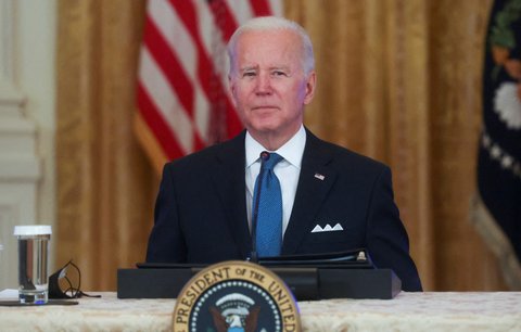 Bílý dům se děsí, že Biden (79) dostane covid. Úřad zavedl striktní ochranu