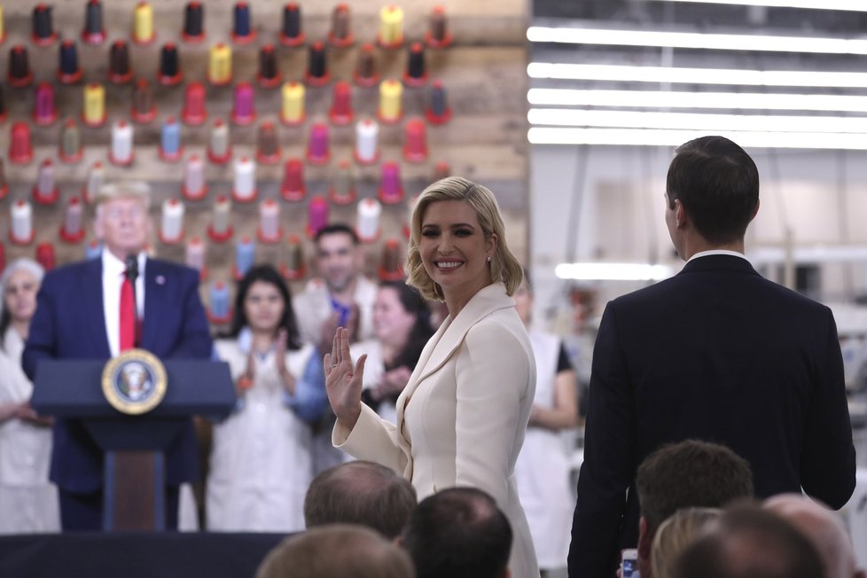 Ivanka Trumpová s manželem doprovodili prezidenta do Texasu, (17.10.2019).