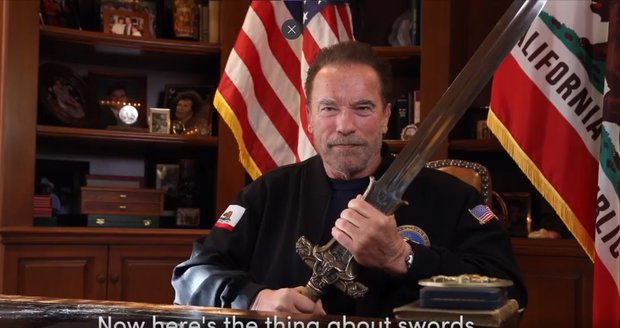 Schwarzenegger s mečem v ruce: Vpád do Kapitolu přirovnal exguvernér ke Křišťálové noci