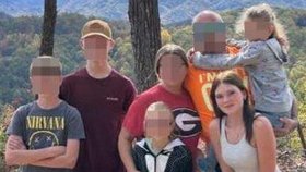 Annu našli zavražděnou v kajutě na výletní lodi.