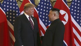 Druhý summit Kima a Trumpa v Hanoji začal podáním ruky. (27. 02. 2019)