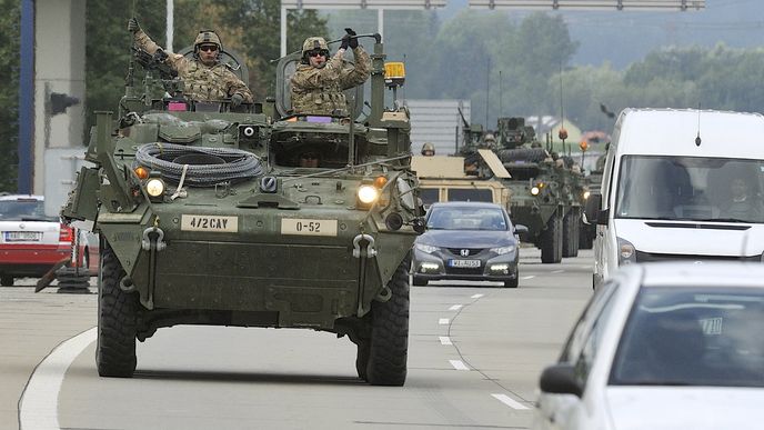 Českem projíždí další konvoj americké armády