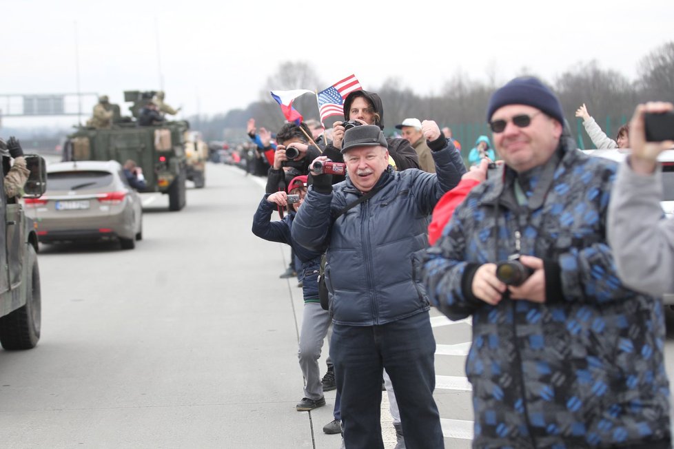 Do ČR vjel 29. března na česko-polském hraničním přechodu v Bohumíně americký konvoj na cestě z cvičení v Pobaltí na základnu v bavorském Vilsecku. Bude pokračovat do Vyškova, kde přenocuje.