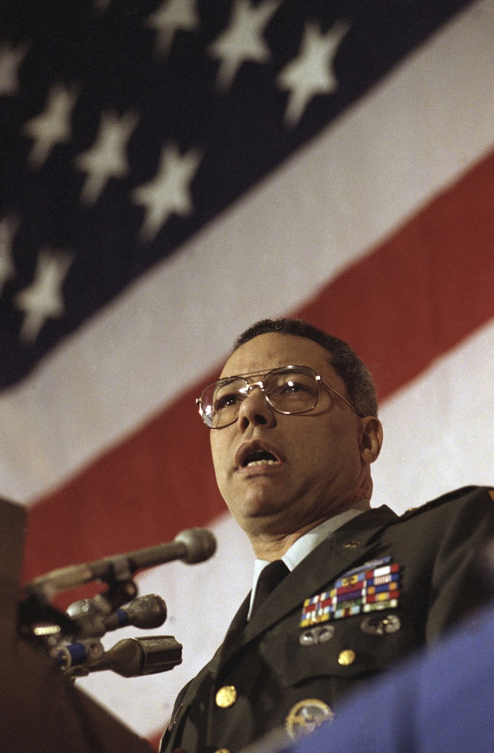 Zemřel Colin Powell, bývalý republikánský ministr zahraničí USA